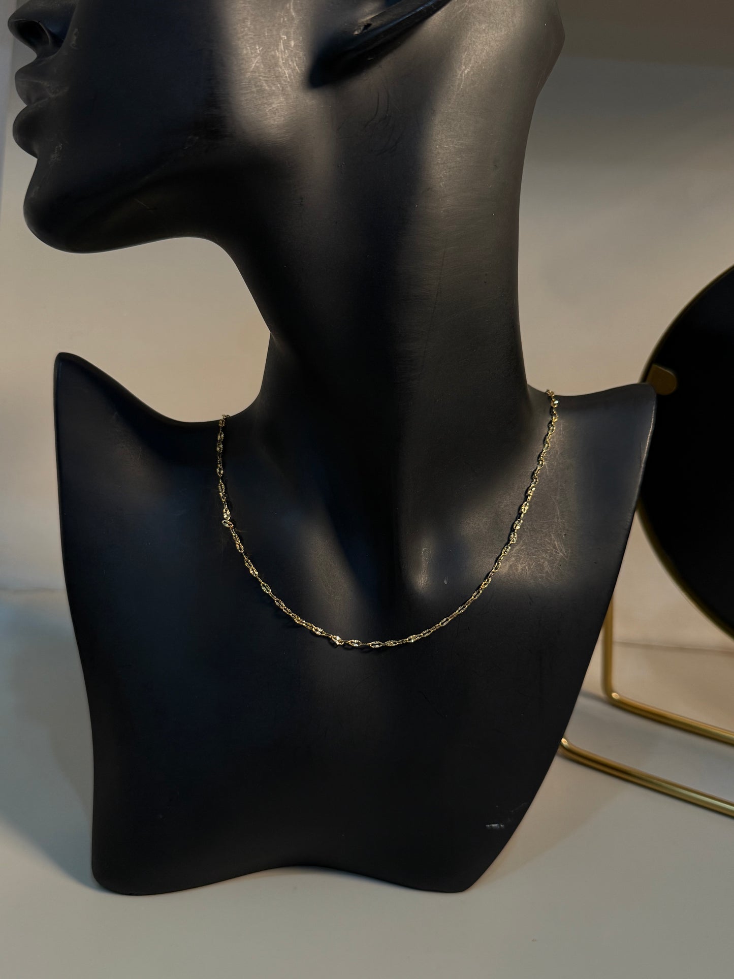 Collier ras au cou