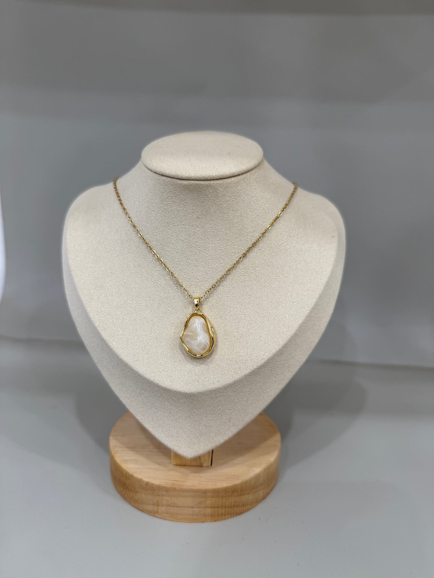 Collier nude