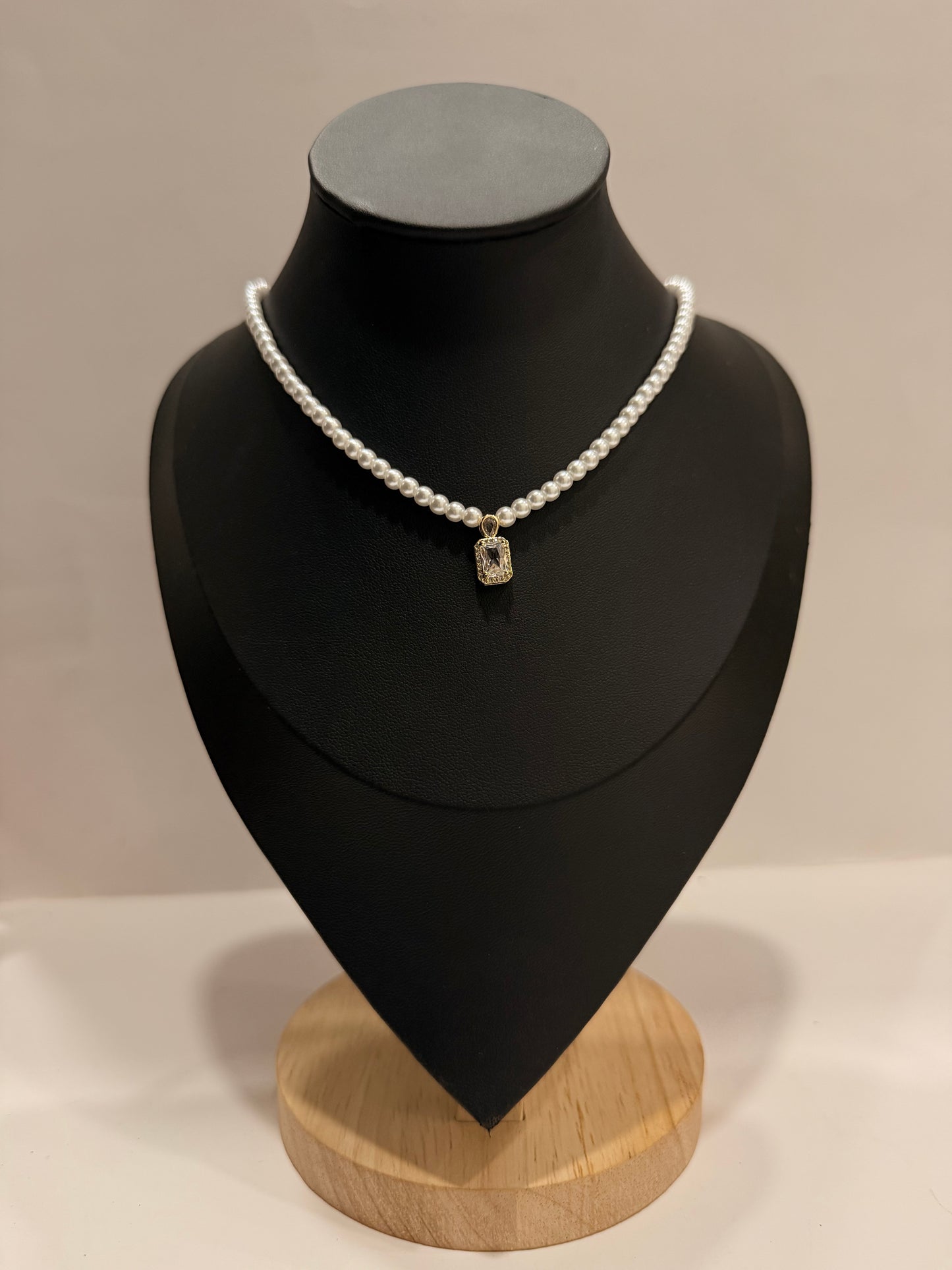 Collier perle à médailles