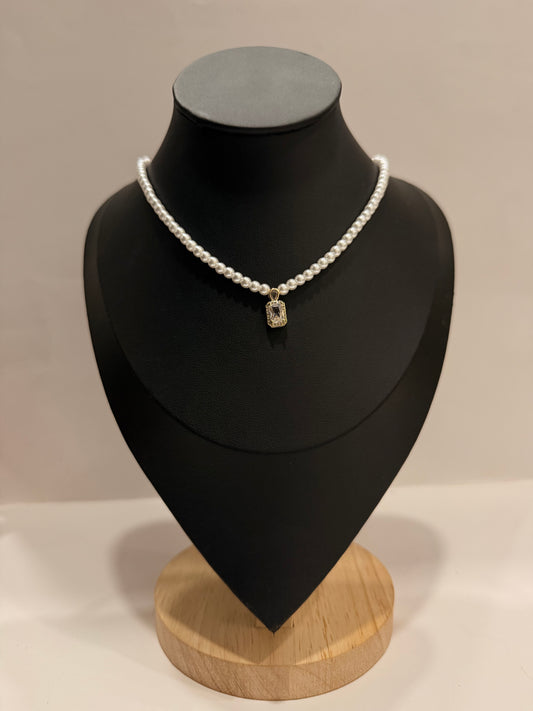 Collier perle à médailles