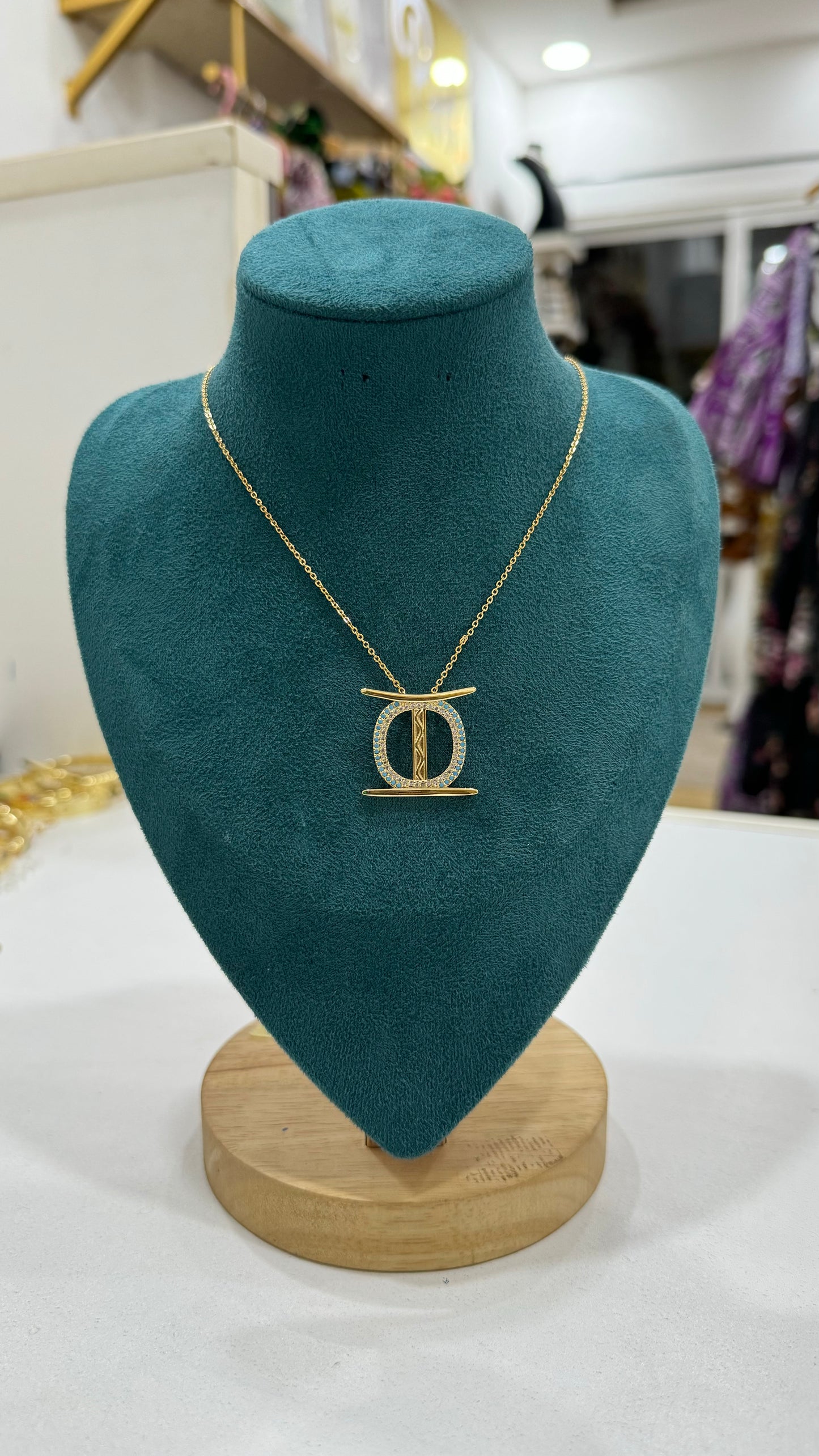 COLLIER
