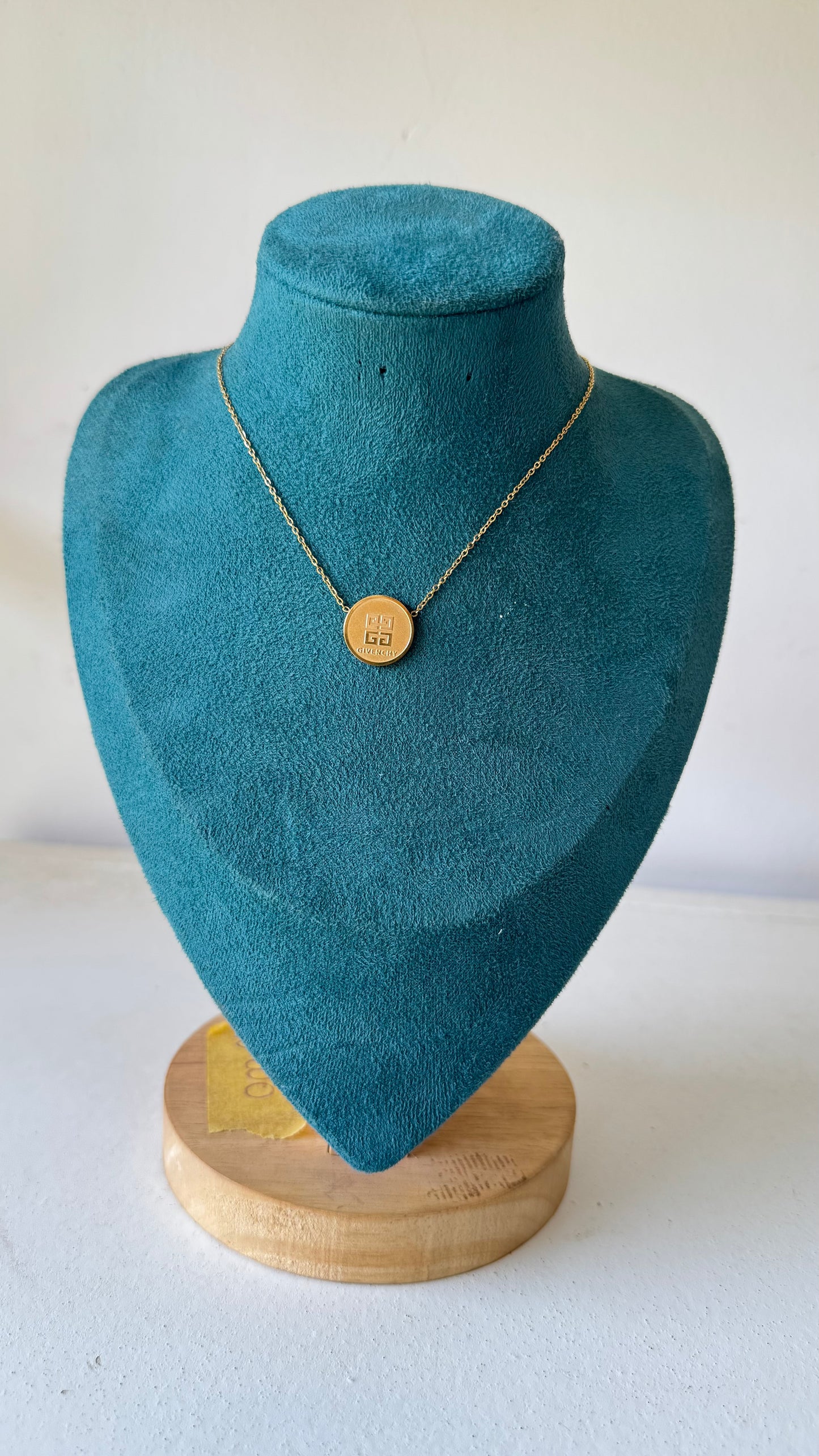 COLLIER