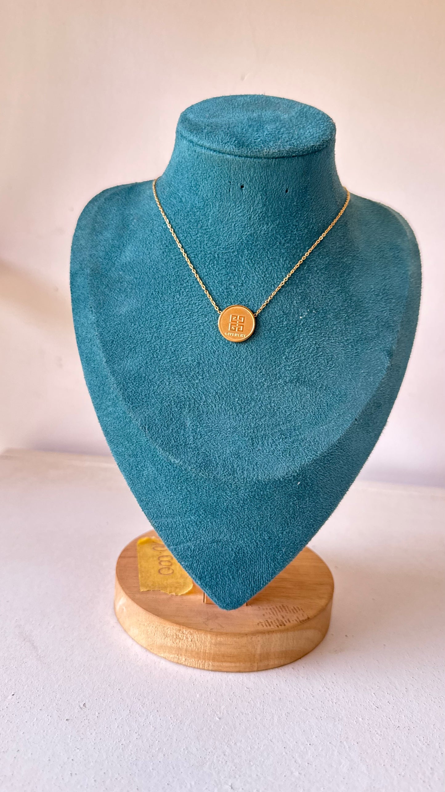COLLIER
