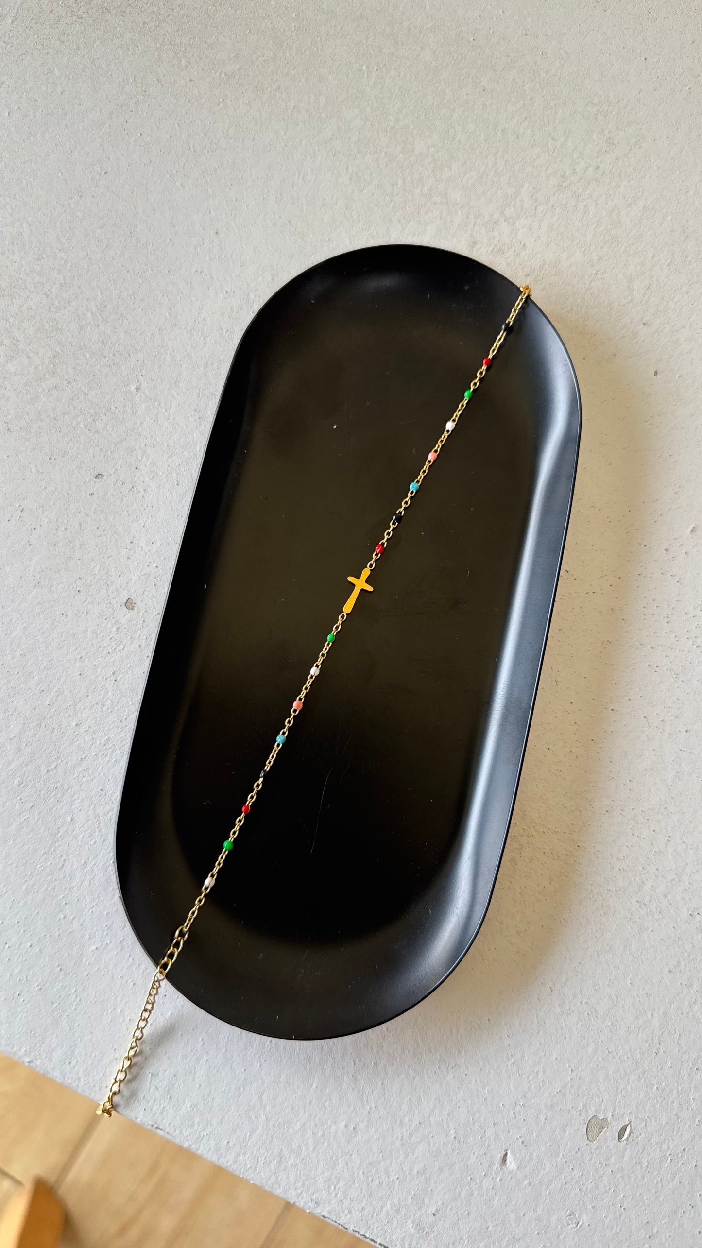 Bracelet croix avec perle multicolore